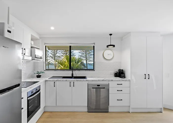 Beachside Views 2 Bedroom Apartment Mooloolaba