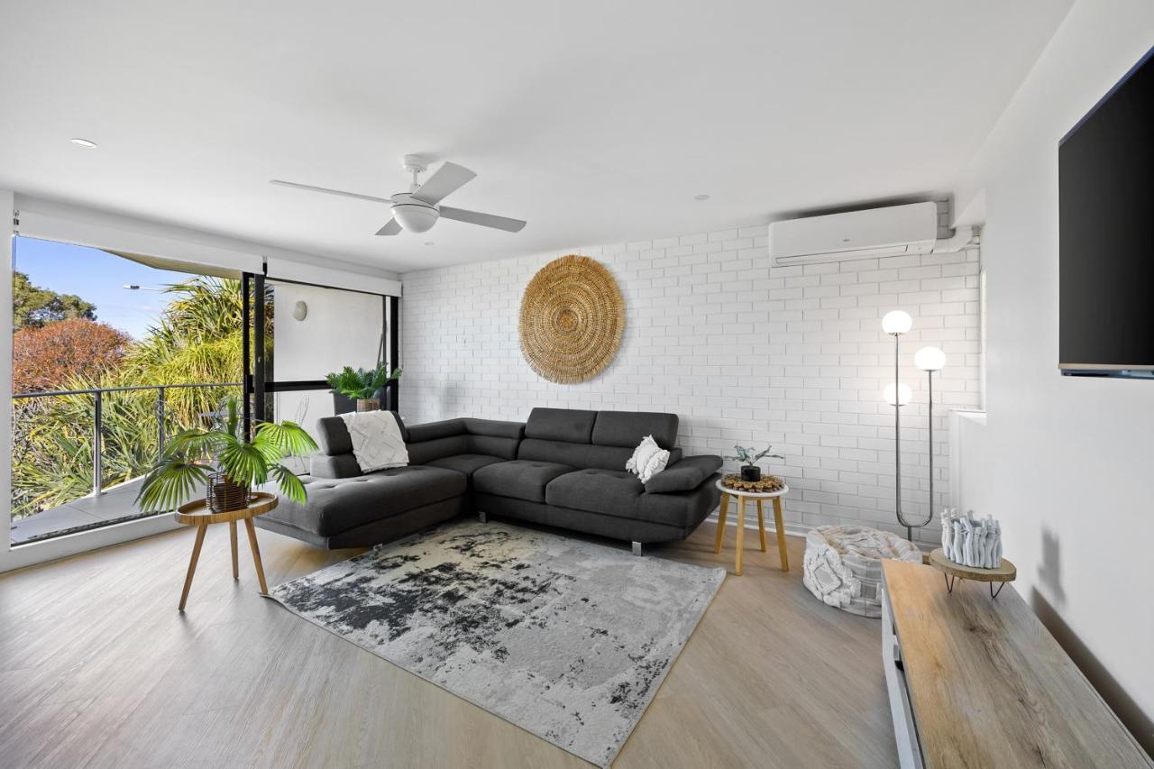 Apartment Beachside Views 2 Bedroom Mooloolaba